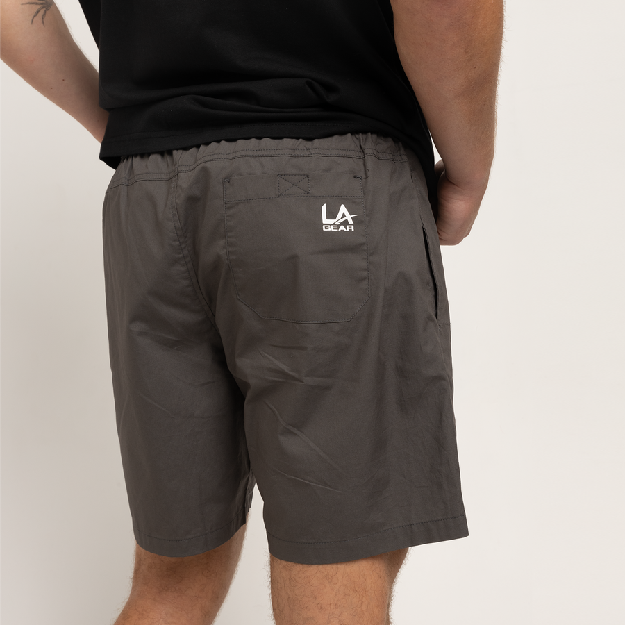 MENS ESSENTIAL SHORT CHARCOAL